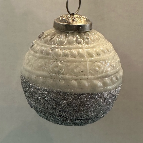 Martha Stewart Christmas Ornaments White And Silver Glitter Ornaments Set Of 12 - Picture 6 of 13